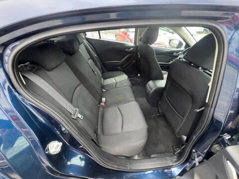 2015 Mazda MAZDA3 i Sport