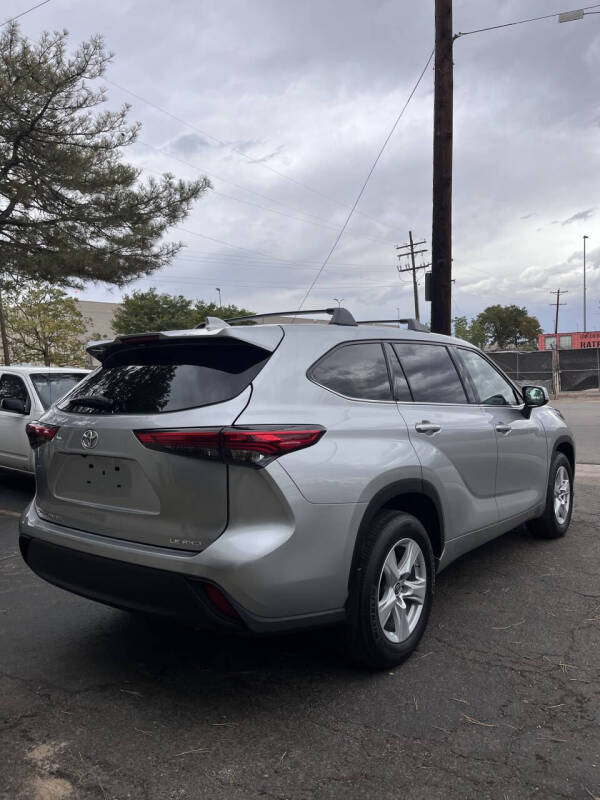 2021 Toyota Highlander LE