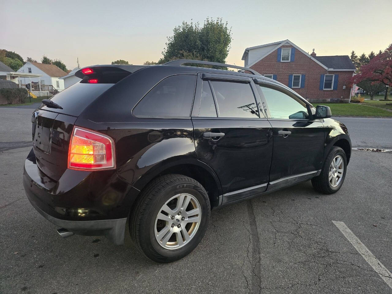 2009 Ford Edge for sale at QUEENSGATE AUTO SALES in York, PA