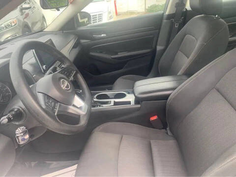 2024 Nissan Altima 2.5 SV