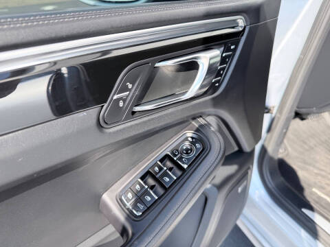 2016 Porsche Macan Turbo