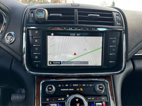 2017 Lincoln Continental Reserve