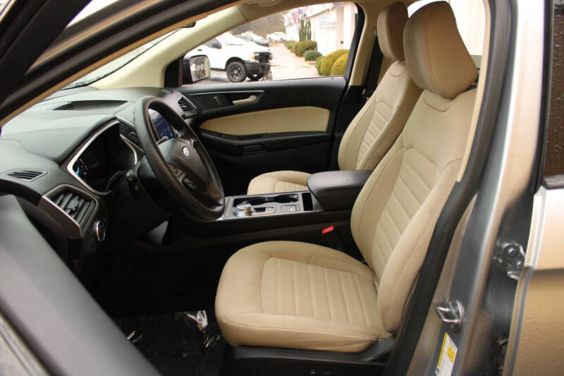 2021 Ford Edge SE