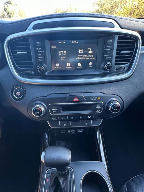 2020 Kia Sorento EX V6