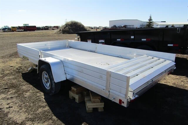 2025 Aluma 8114S-R-BT