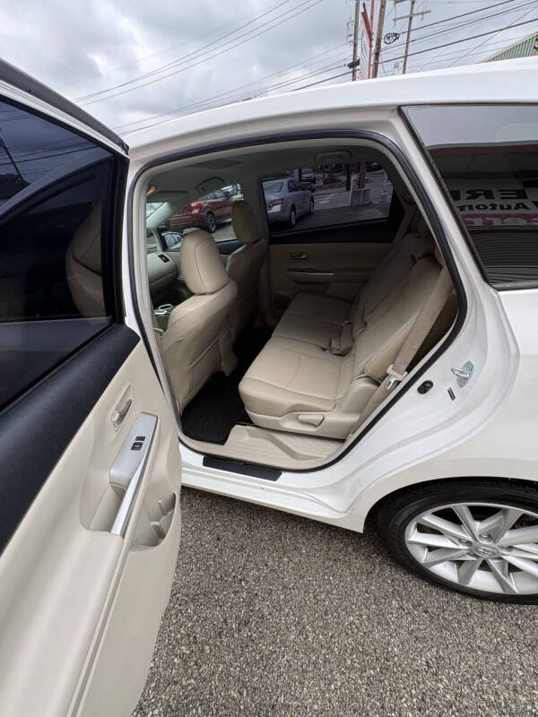 2012 Toyota Prius v Five