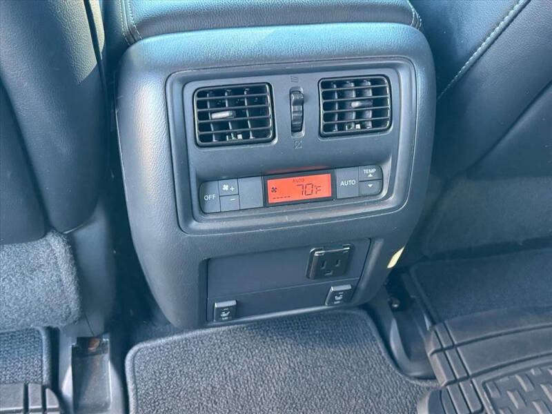 2017 Nissan Pathfinder SL