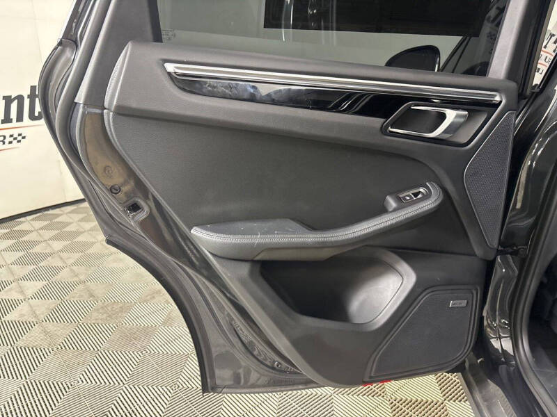 2022 Porsche Macan