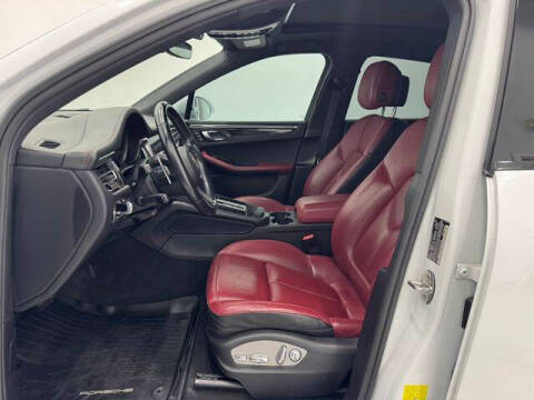 2022 Porsche Macan S