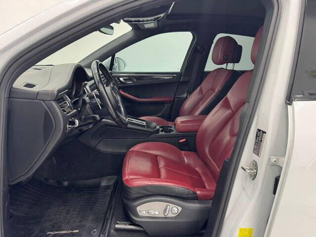 2022 Porsche Macan S