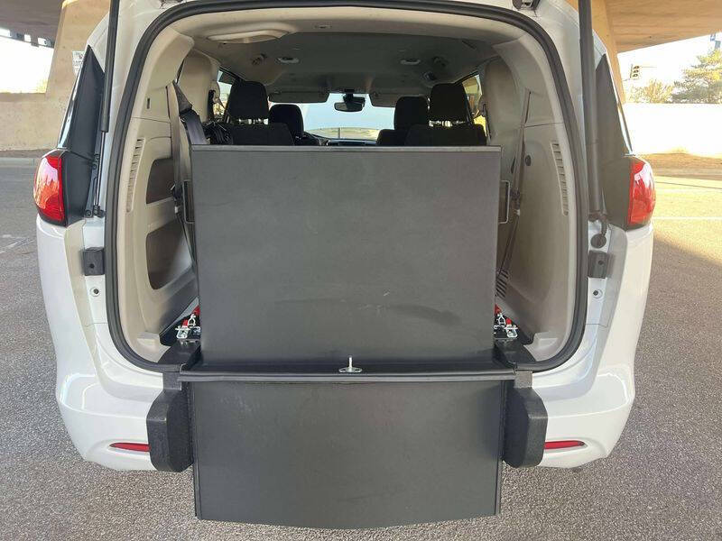 2024 Chrysler Voyager LX