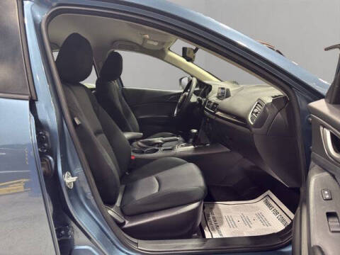 2015 Mazda MAZDA3 i SV