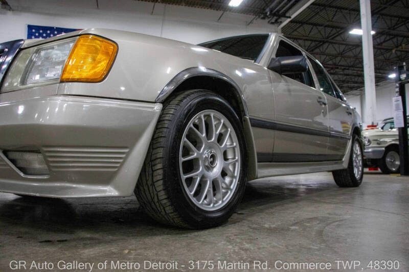 1986 Mercedes-Benz 230E