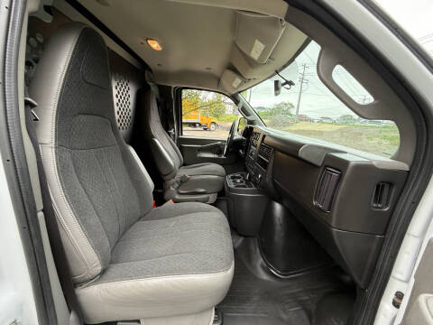 2023 GMC Savana 2500