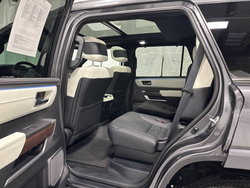 2024 Toyota Sequoia Capstone