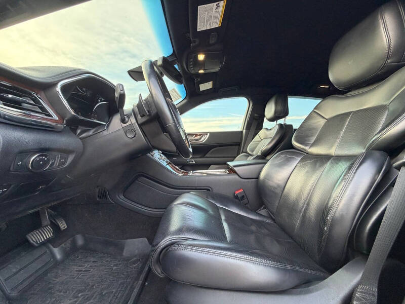 2019 Lincoln Continental Select