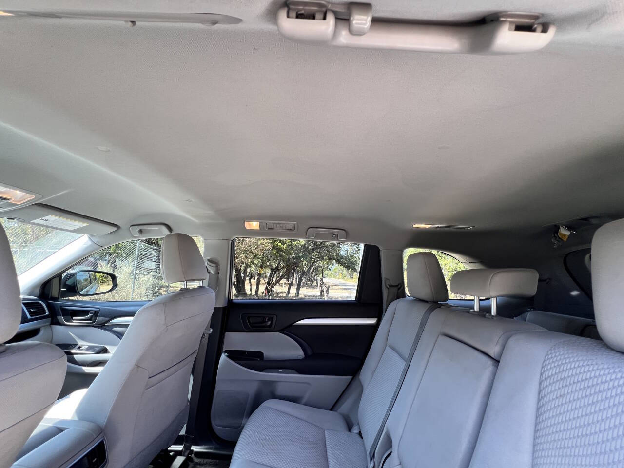 Used Car 2019 Toyota Highlander  Le 4dr Suv (2.7l I4) For Sale Under $20,000 In Austin, Texas