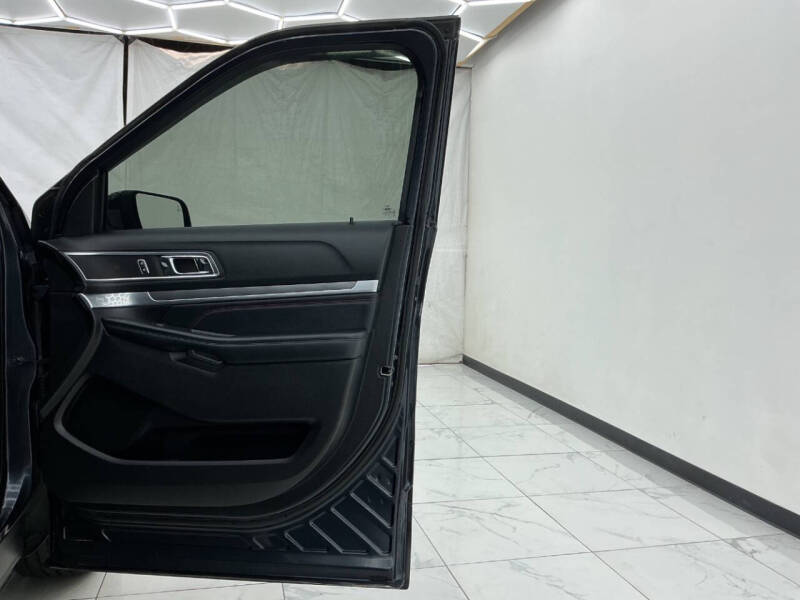 2017 Ford Explorer Sport