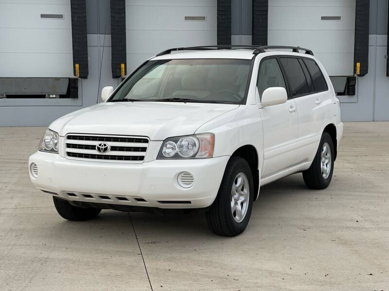2002 Toyota Highlander for sale at Clutch Motors in Lake Bluff IL