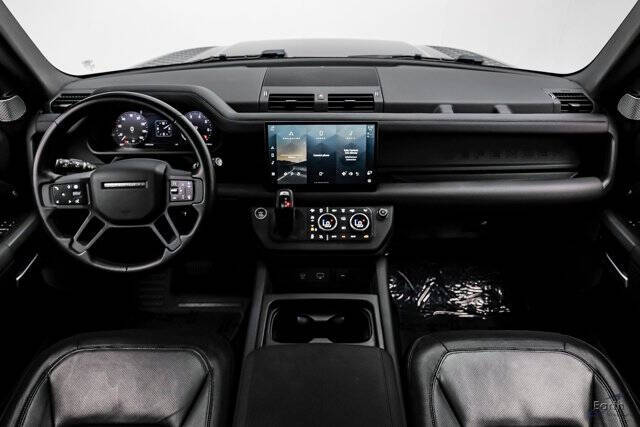 2024 Land Rover Defender 130 P400 X-Dynamic SE