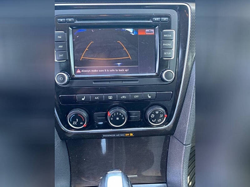 2014 Volkswagen Passat 1.8T Sport PZEV