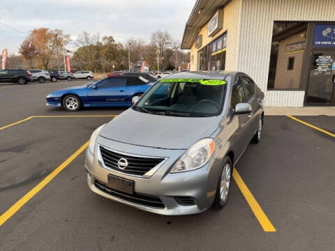 2013 Nissan Versa 1.6 SV