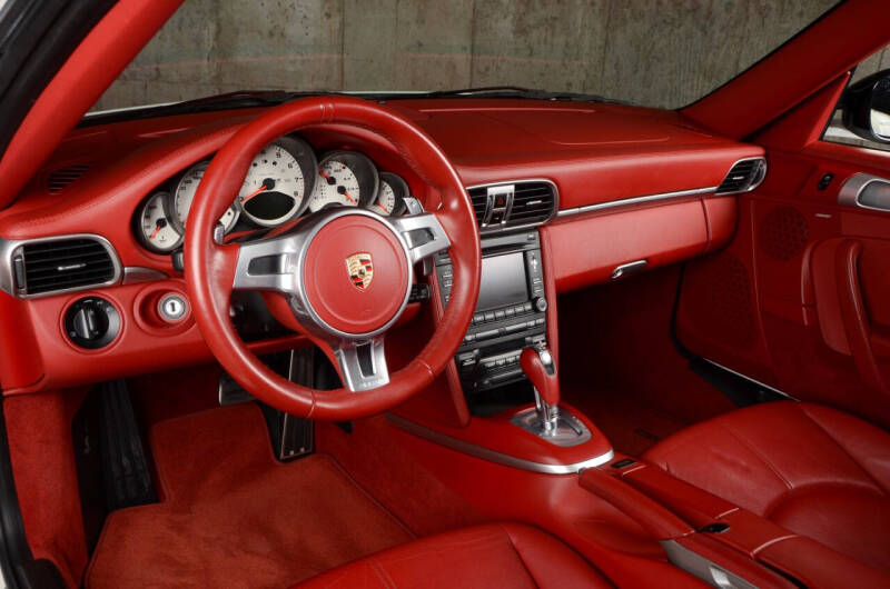 2012 Porsche 911 Carrera 4 GTS