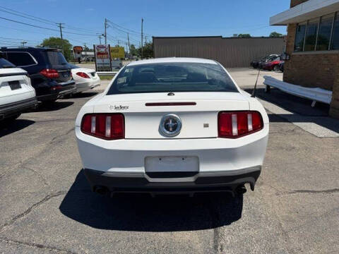 2011 Ford Mustang V6