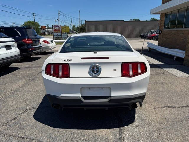 2011 Ford Mustang V6