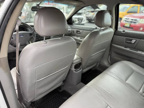 2003 Ford Taurus SES