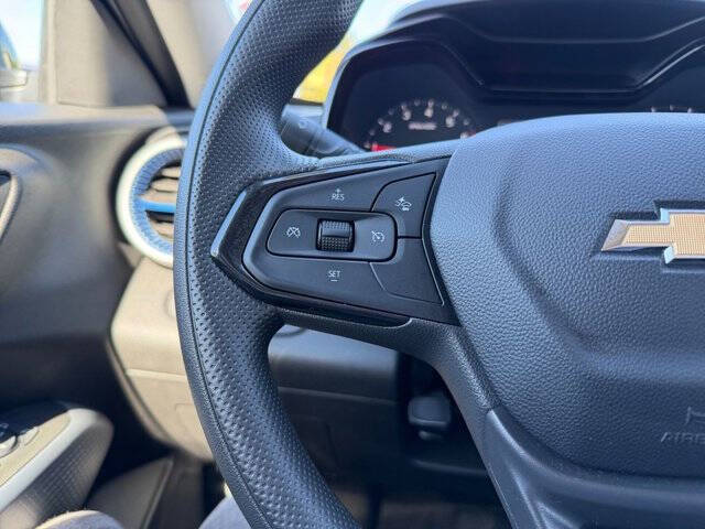 2025 Chevrolet Trax LS