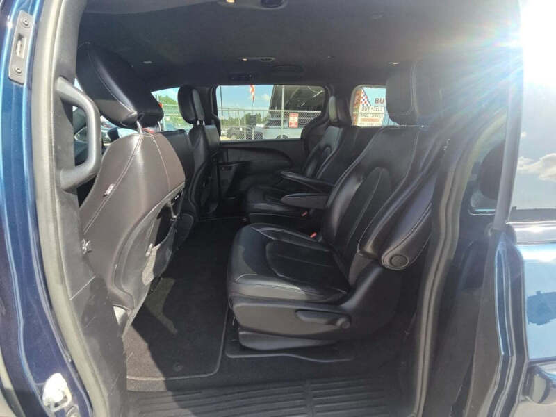 2022 Chrysler Pacifica Hybrid Touring L