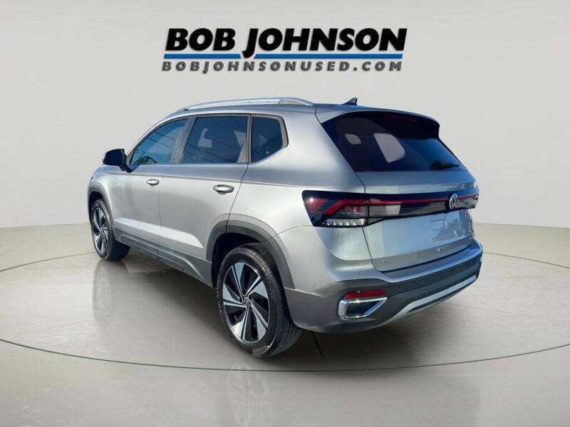 2025 Volkswagen Taos SE 4Motion