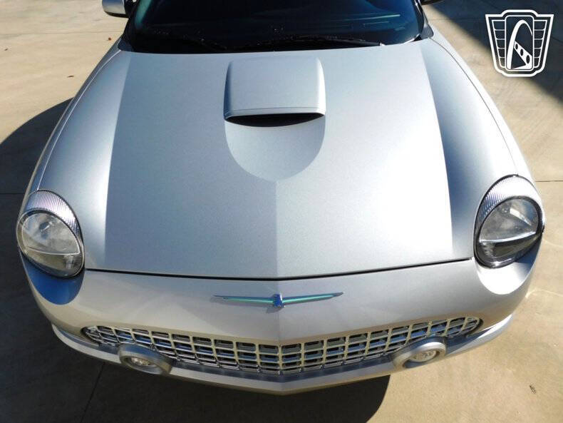 2005 Ford Thunderbird Deluxe