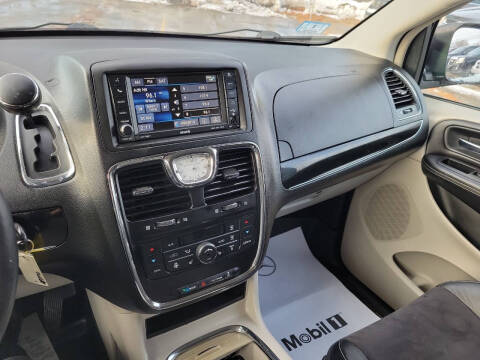 2014 Chrysler Town and Country 30th Anniversary