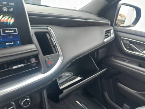 2023 Chevrolet Suburban LT