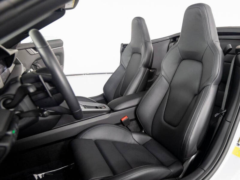 2025 Porsche 911 Carrera