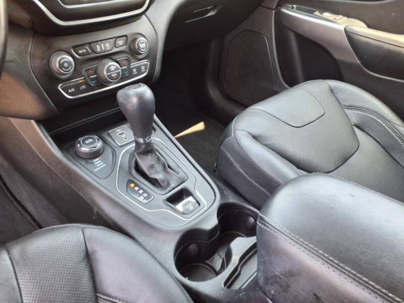 2021 Jeep Cherokee Latitude Lux