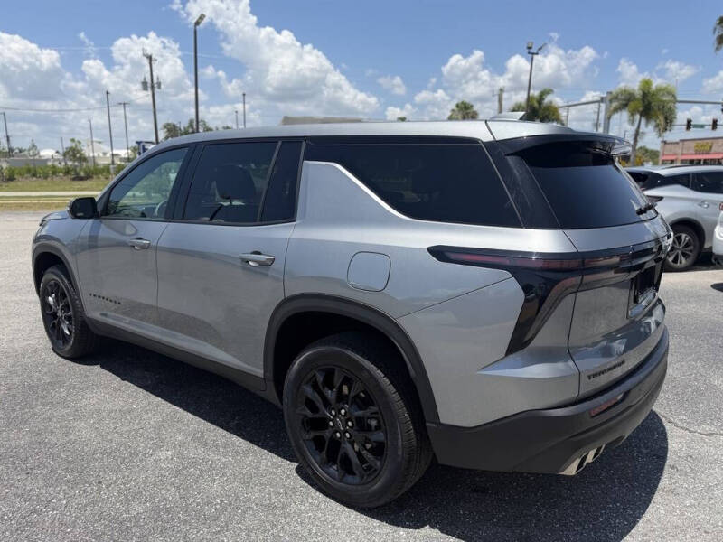 2024 Chevrolet Traverse LS