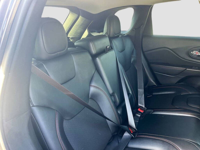 2022 Jeep Cherokee Trailhawk