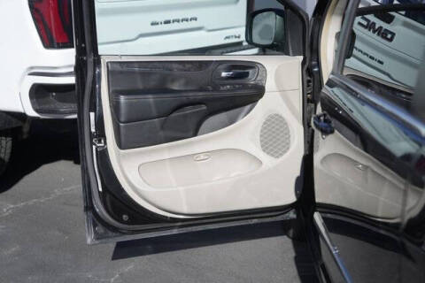 2012 Chrysler Town and Country Touring