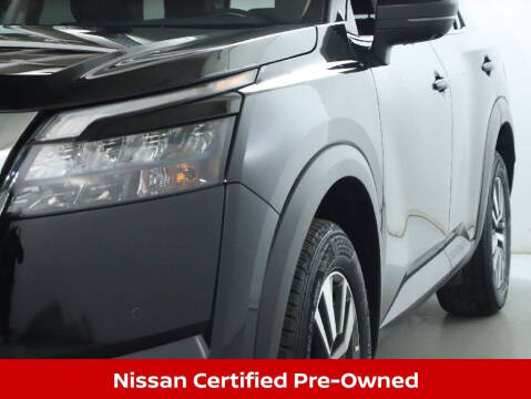 2025 Nissan Pathfinder SL