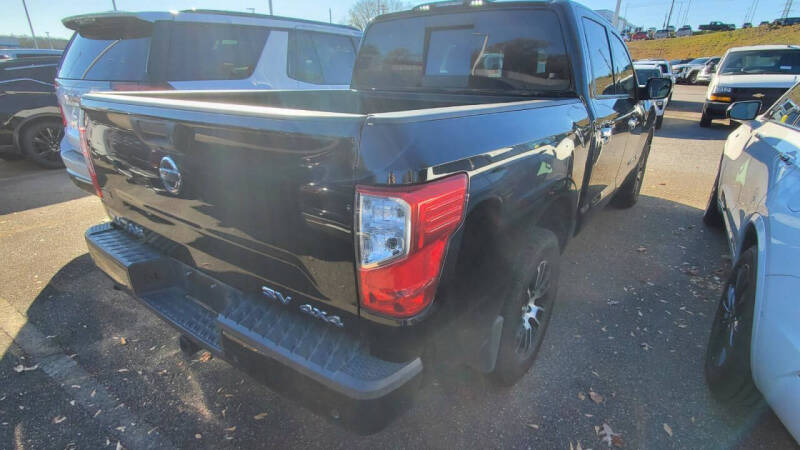 2020 Nissan Titan SV