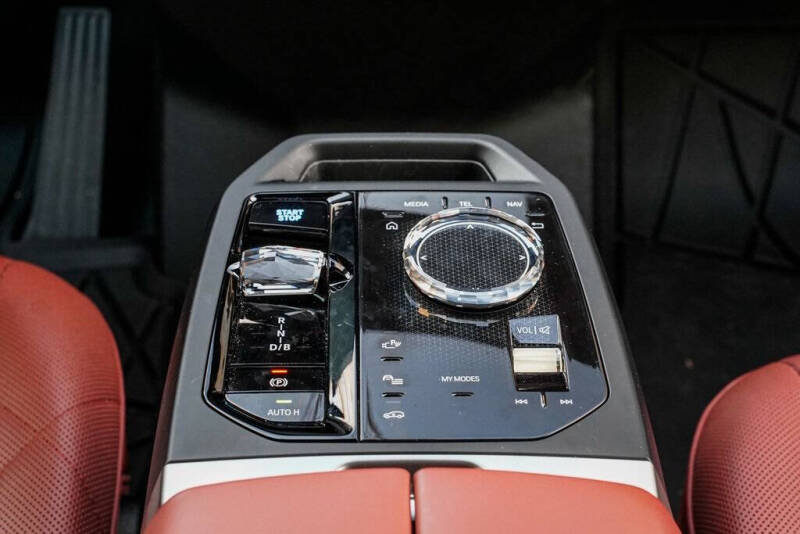 2025 BMW iX xDrive50