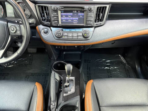 2017 Toyota RAV4 SE