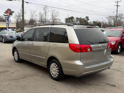 2007 Toyota Sienna LE 8-Passenger