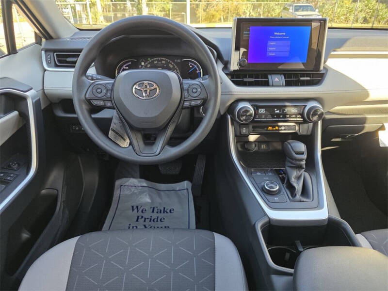 2025 Toyota RAV4 Hybrid XLE