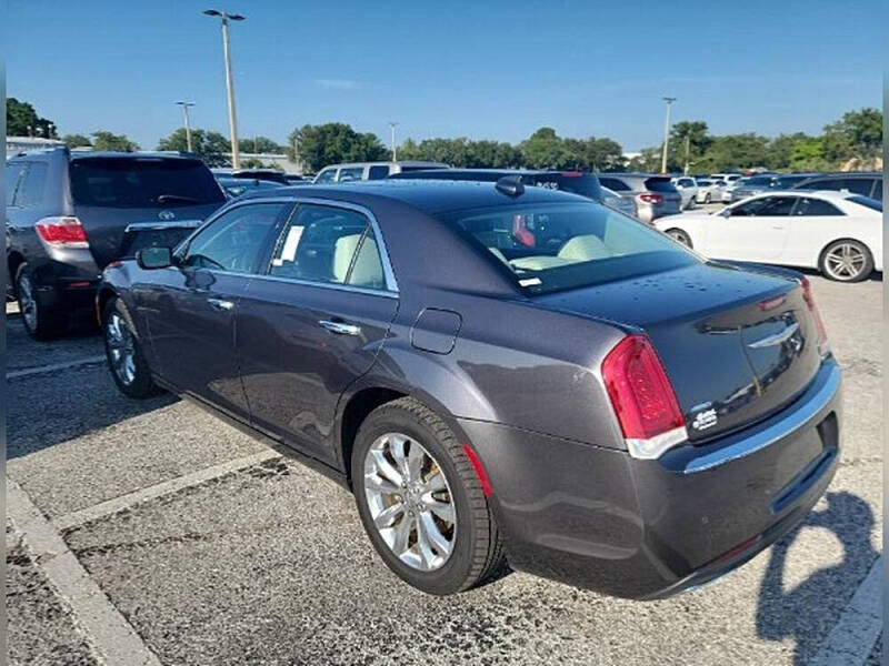 2018 Chrysler 300