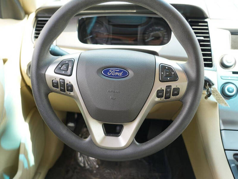 2018 Ford Taurus SE