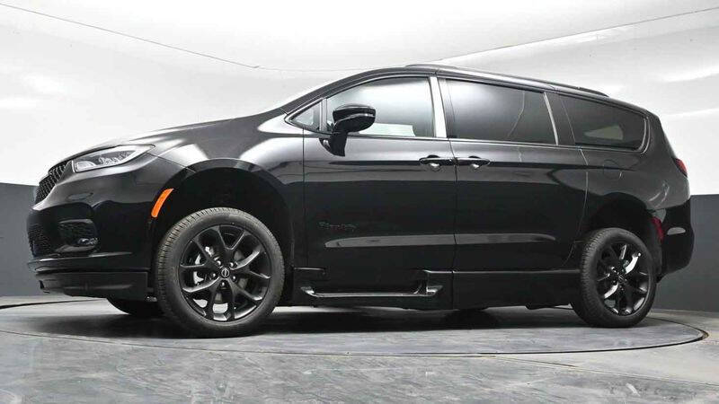 2026 Chrysler Pacifica Select